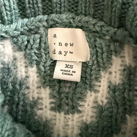 Green and White Nordic Women's Sweater - Picture 2 of 3